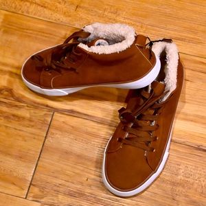 BOYS MID TOP SNEAKERS with sherpa lining - H & M